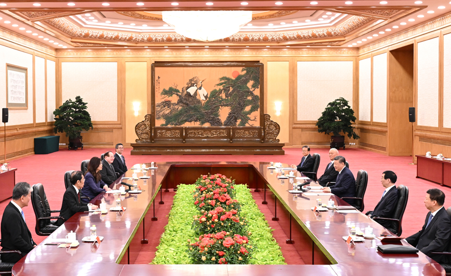 习近平总书记会见中国国民党主席郑丽文3.jpg